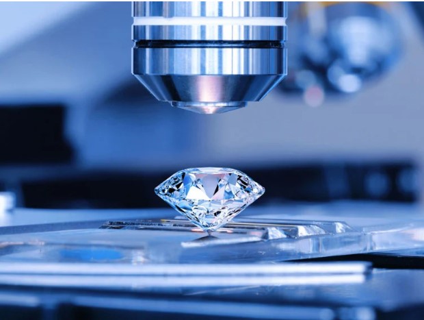 Moissanite Solitaire Rings: A Stunning Alternative to Traditional Diamonds
